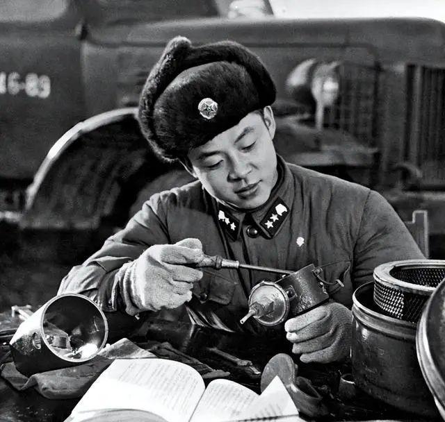 年后鉴定人披露事故发生的详情惹人泪目K8凯发1962年雷锋因公牺牲41(图20)